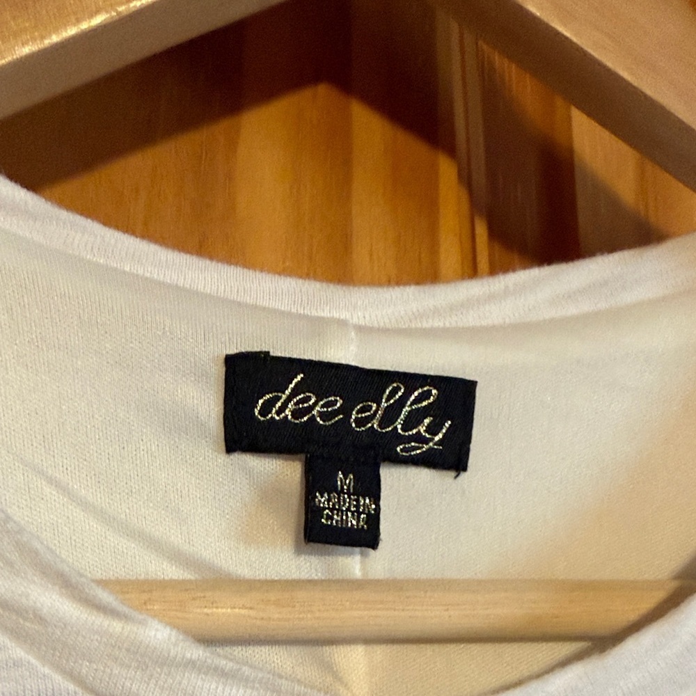 Dee Elly White Sleeveless Shift Dress with Floral Embroidery and Ruffled Hem - Picture 2 of 6